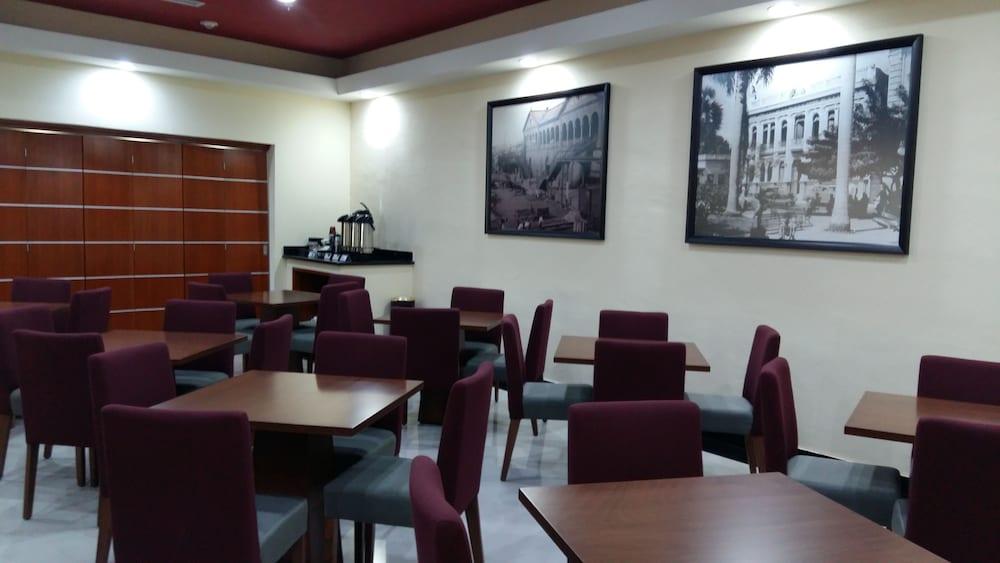 Hampton Inn Tampico Zona Dorada Eksteriør bilde