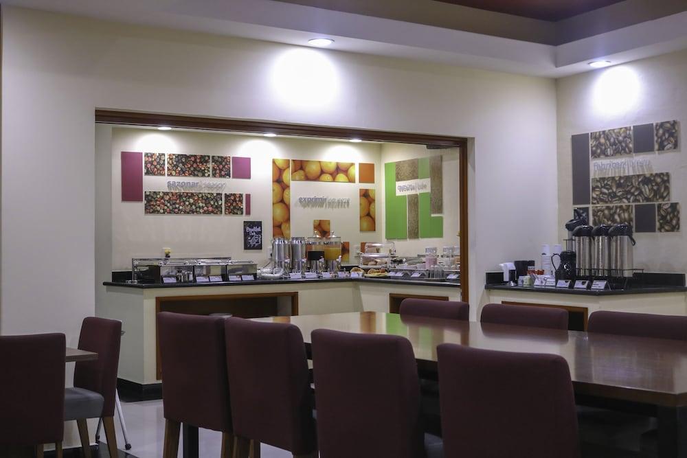 Hampton Inn Tampico Zona Dorada Eksteriør bilde