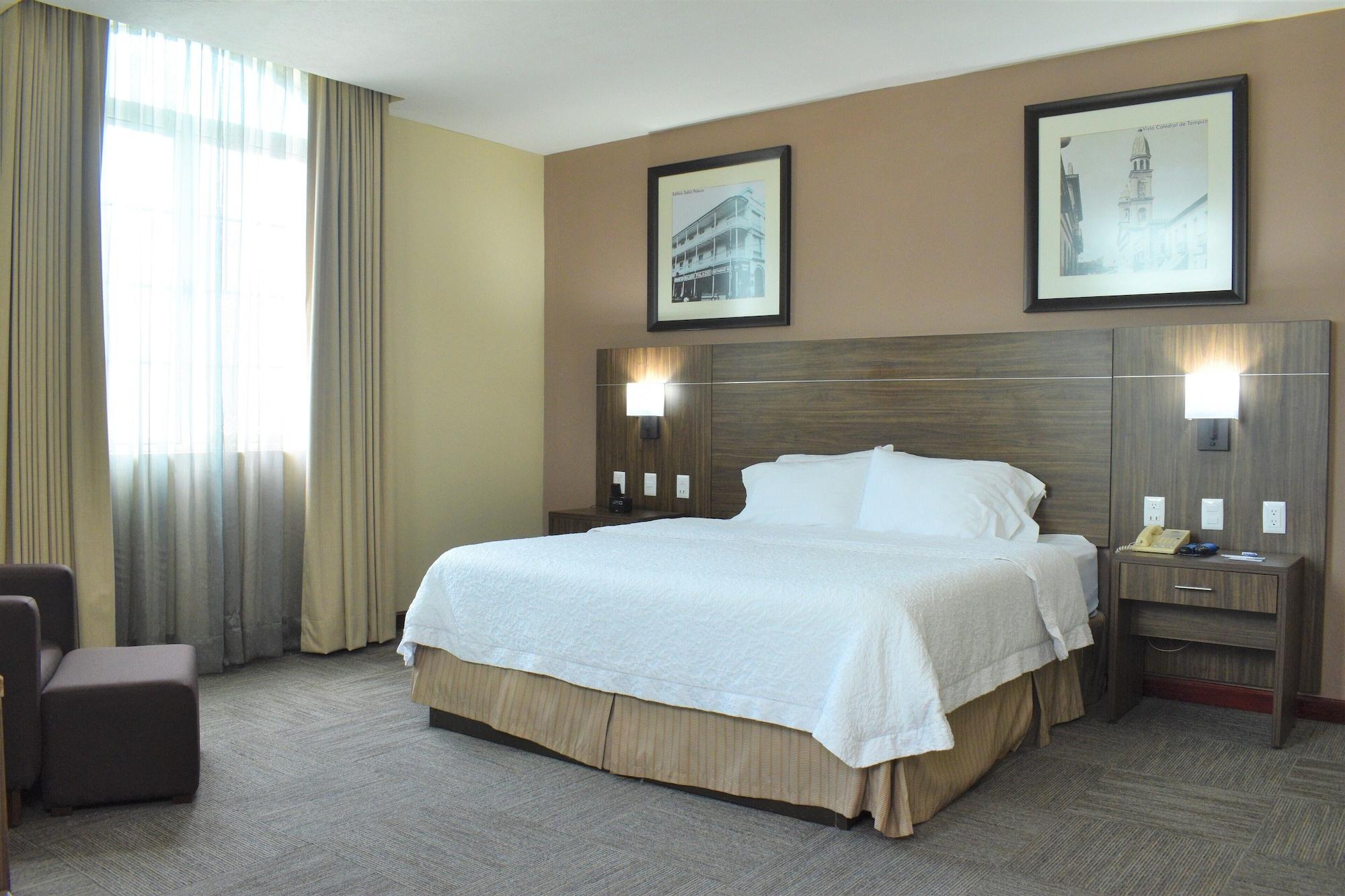 Hampton Inn Tampico Zona Dorada Eksteriør bilde